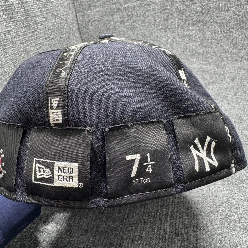 New York Yankees New Era 59FIFTY Fitted Hat Mens 7 1/4‎ Navy Blue Gray Flat Brim